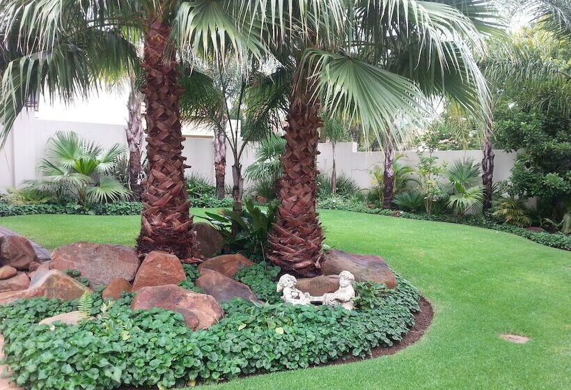 Пансион Casa Flora Guesthouse