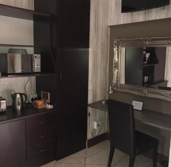 Пансион Casa Flora Guesthouse