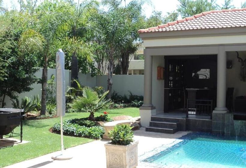 Пансион Casa Flora Guesthouse