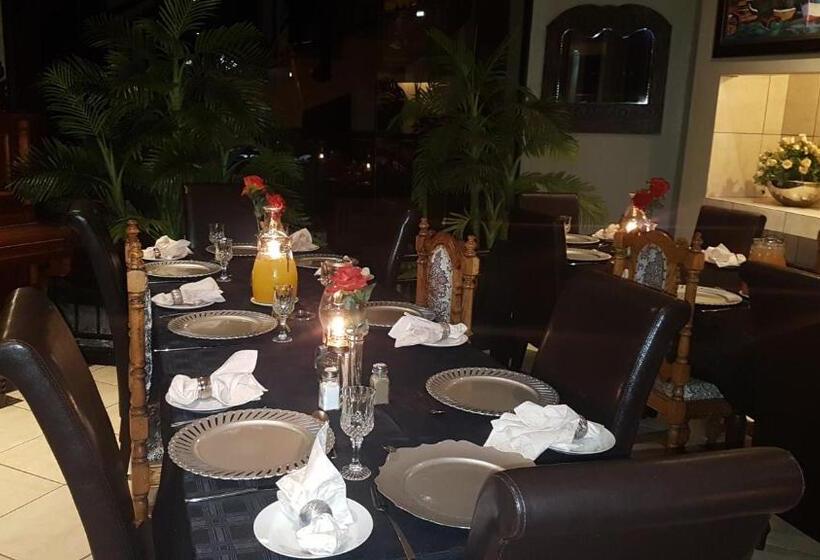 Пансион Casa Flora Guesthouse