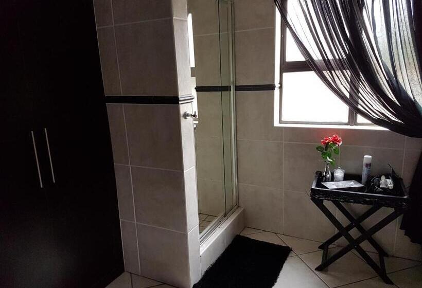 Пансион Casa Flora Guesthouse