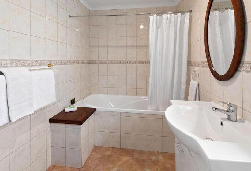 膳宿费 Clarendon Chalets