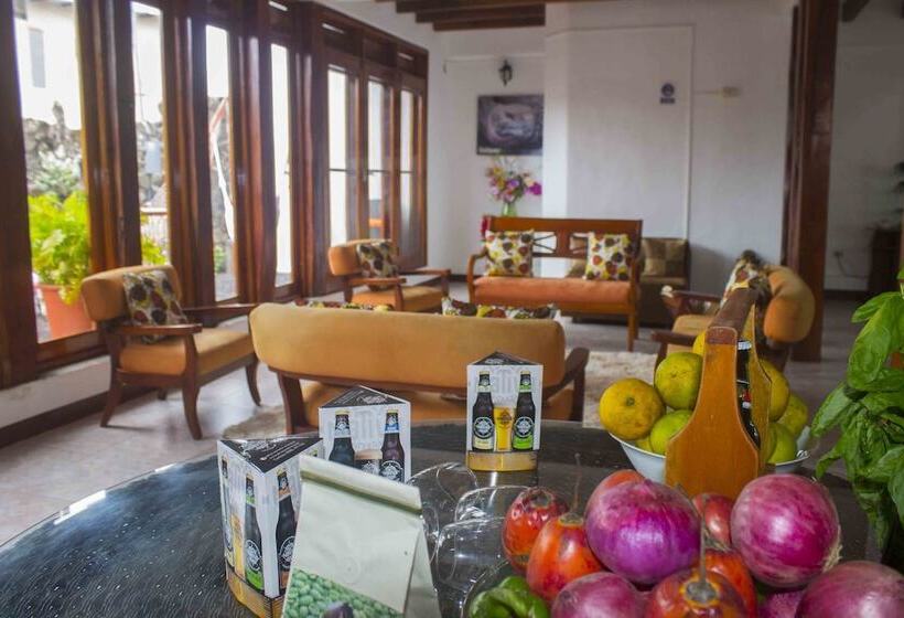 Пансион Gala House Galápagos