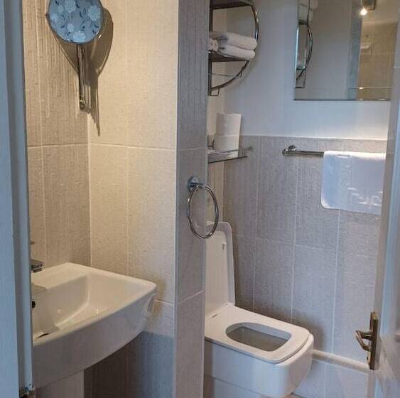 Пансион Glan Heulog Guest House