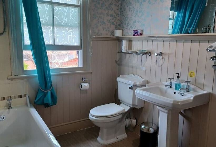 Пансион Glan Heulog Guest House