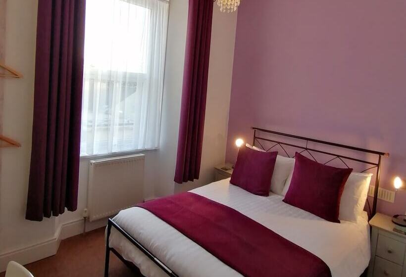 פנסיון Langdon Villa Guest House