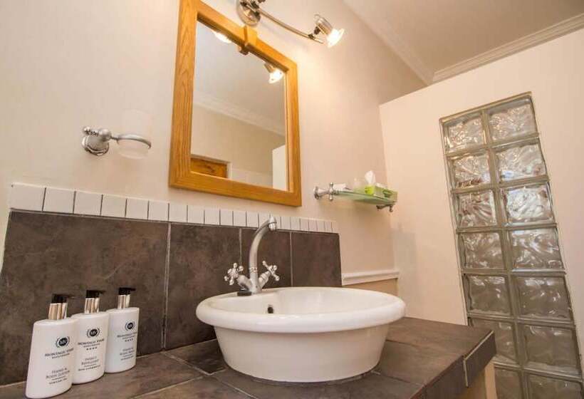 بنسيون Montagu Vines Guesthouse