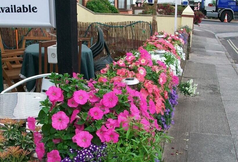 膳宿费 Trentham House