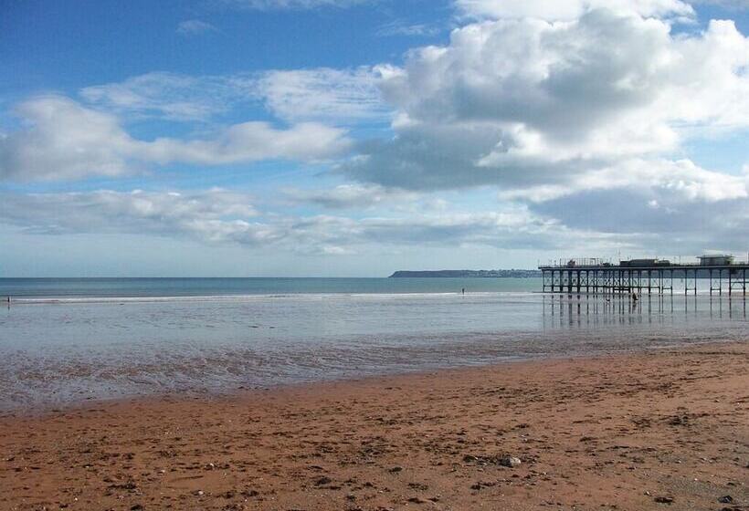 膳宿费 Trentham House