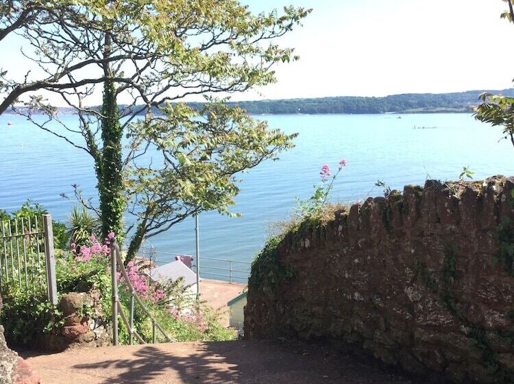 膳宿费 Trentham House