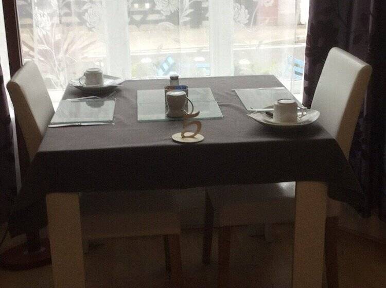 膳宿费 Trentham House