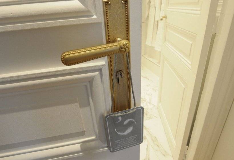 Relais12bis Bed & Breakfast By Eiffel Tower