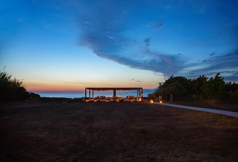 リゾートホテル Grecotel Luxme Costa Botanica