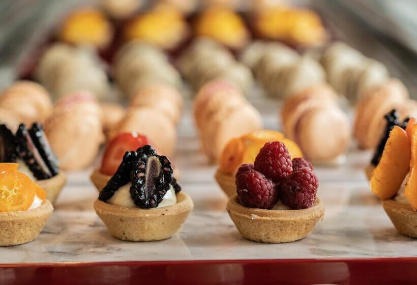 リゾートホテル Grecotel Luxme Costa Botanica