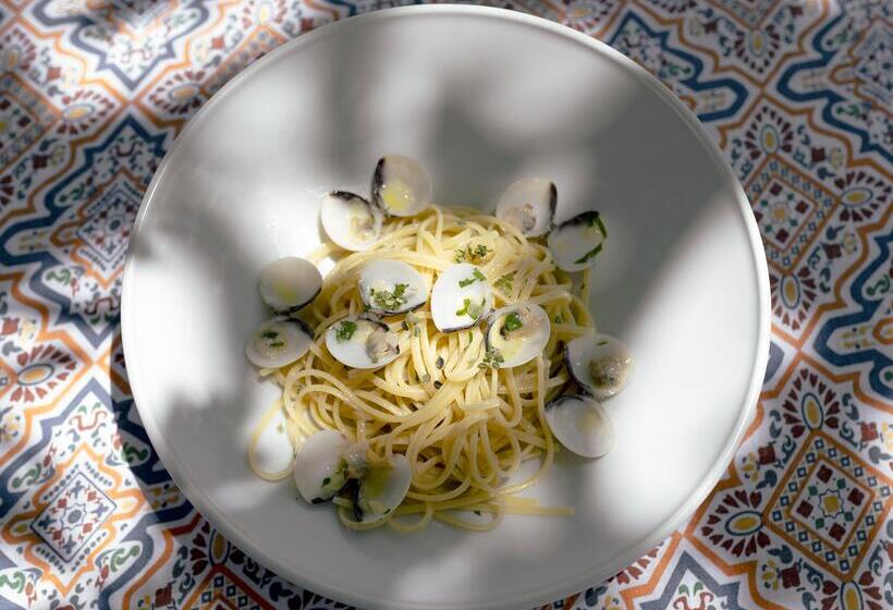 リゾートホテル Grecotel Luxme Costa Botanica