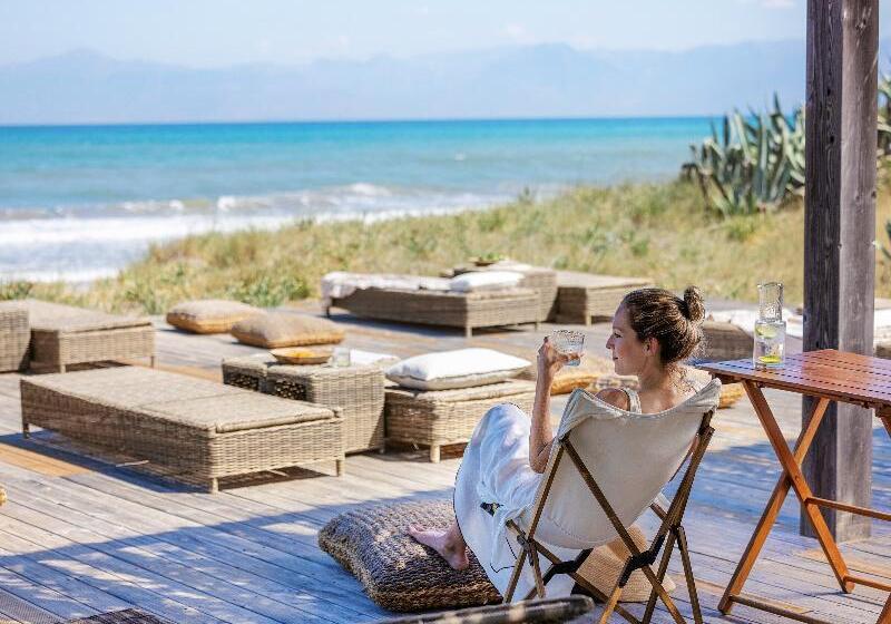 リゾートホテル Grecotel Luxme Costa Botanica