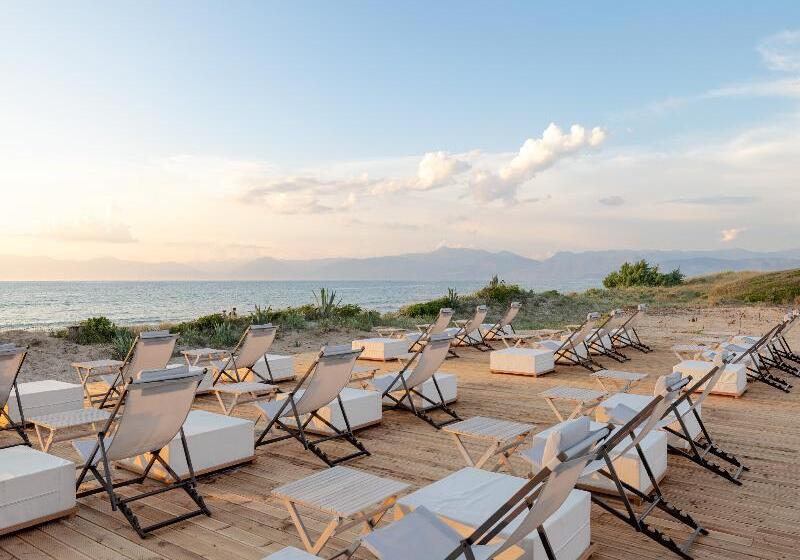 リゾートホテル Grecotel Luxme Costa Botanica