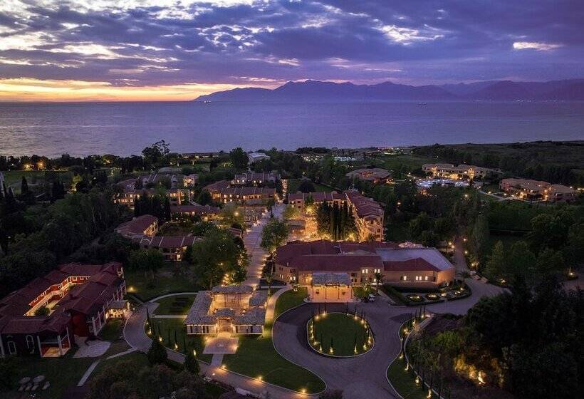استراحتگاه Grecotel Luxme Costa Botanica