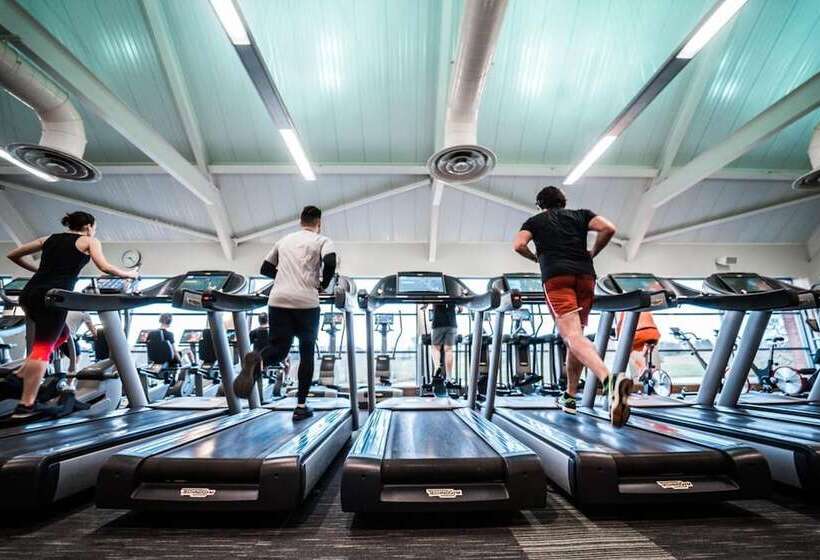 استراحتگاه The Warwickshire Hotel And Country Club