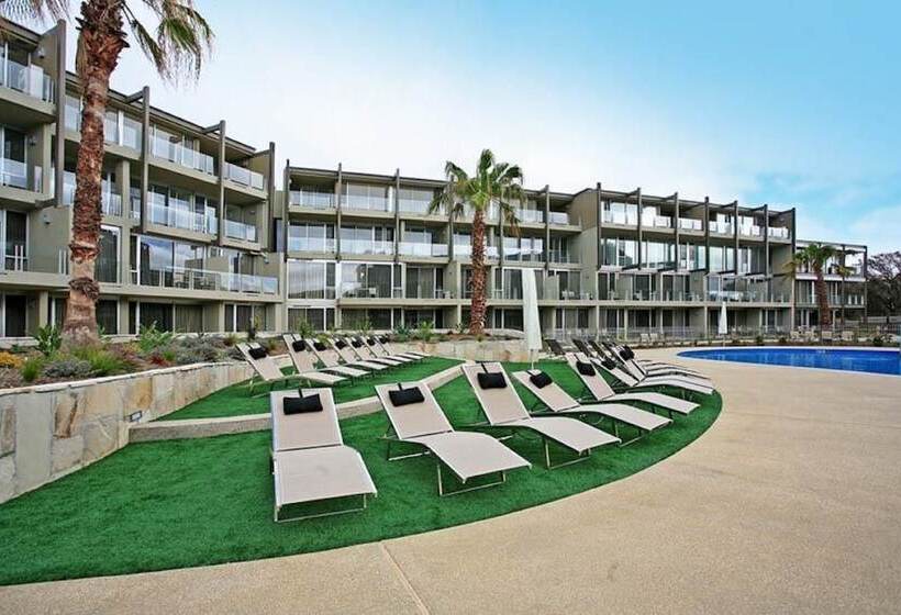 Beachfront Resort Torquay