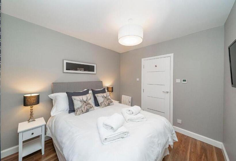 The Pines Stunning 3 Bedroomed Apartment, Gleneagles