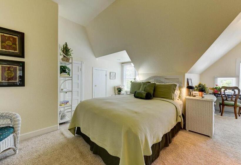 The St. Mary S Inn, Bed And Breakfast