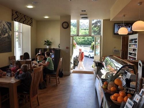 Tomlinson S Cafe & Bunkhouse  Hostel