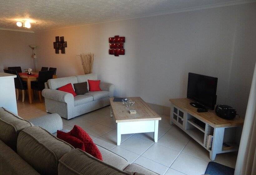 Tranquil Shores Holiday Apartments