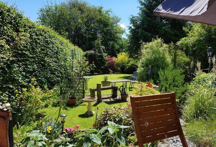 Ugiebrae House Bed & Breakfast