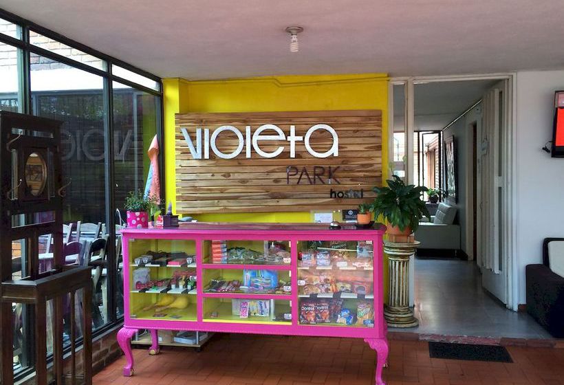 Violeta Park Hostel