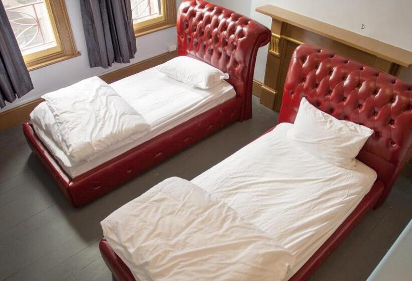 هاستل Backpackers Imperial