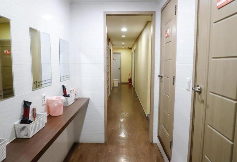 هاستل Busan Sukbak Dot Com Guesthouse