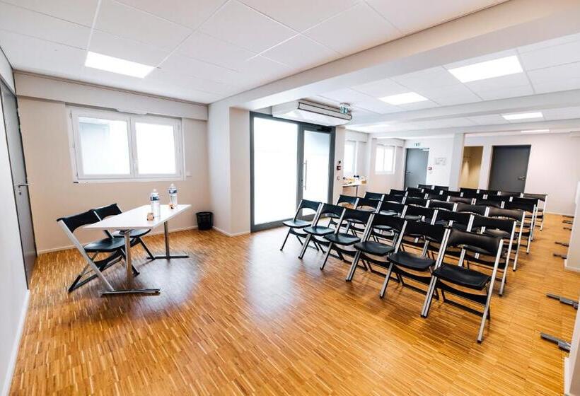 هاستل Fiap Paris