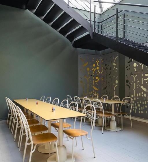 هاستل Fiap Paris