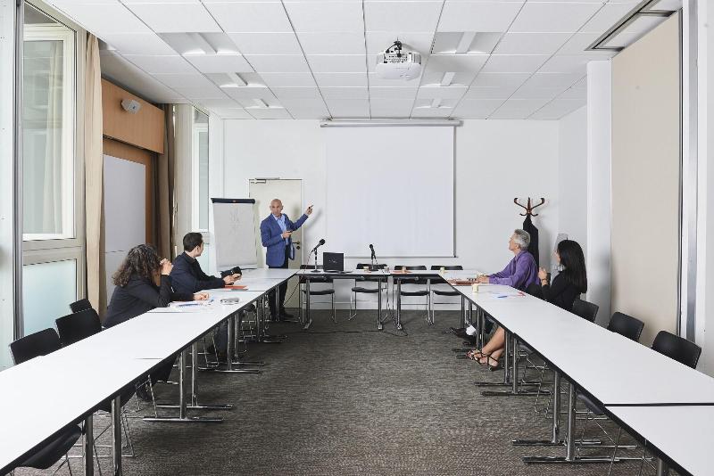 هاستل Fiap Paris