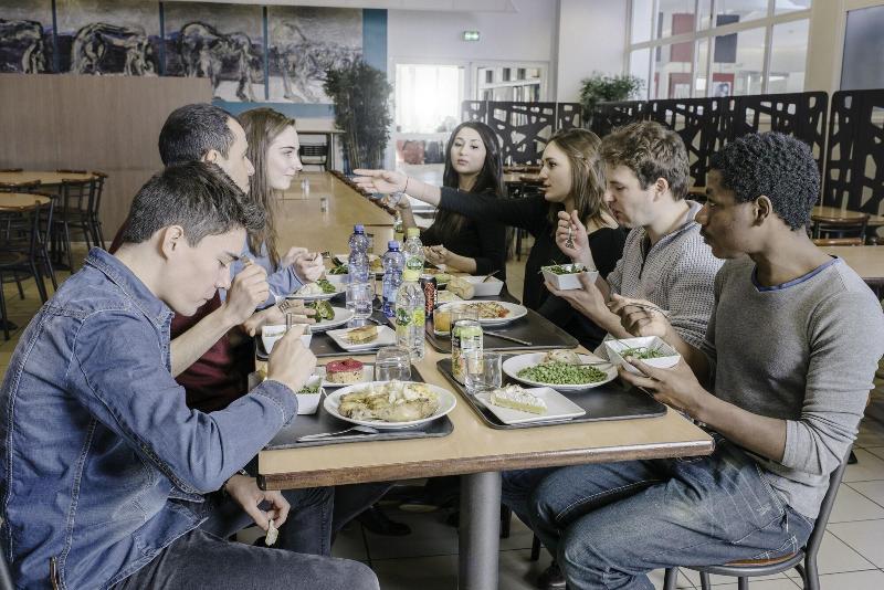 هاستل Fiap Paris