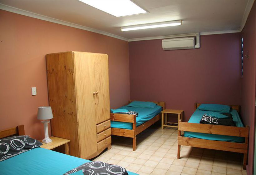 فندق صغير Oceanfront Backpackers