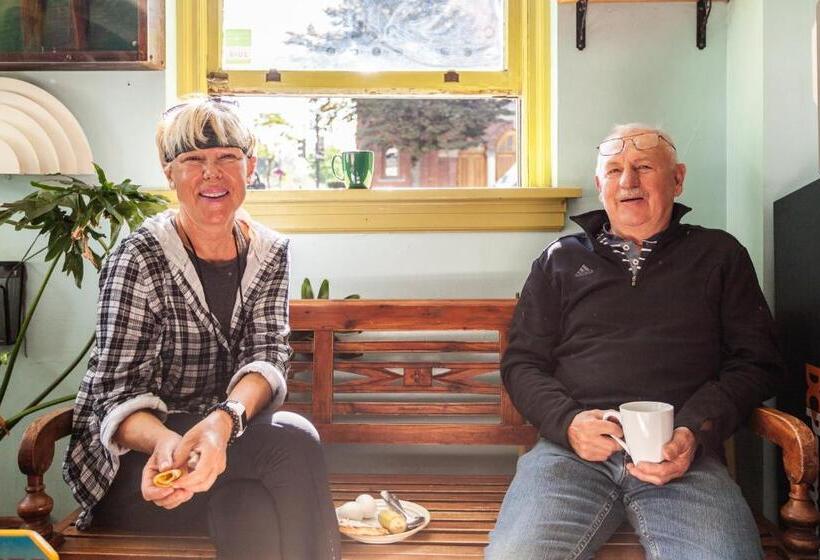 Общежитие Ocean Island Inn | Backpackers | Suites