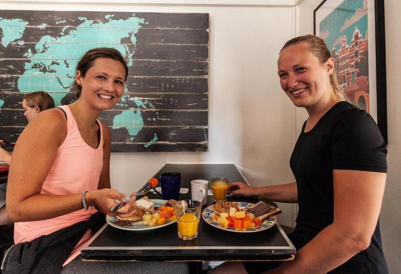 Общежитие Ocean Island Inn | Backpackers | Suites