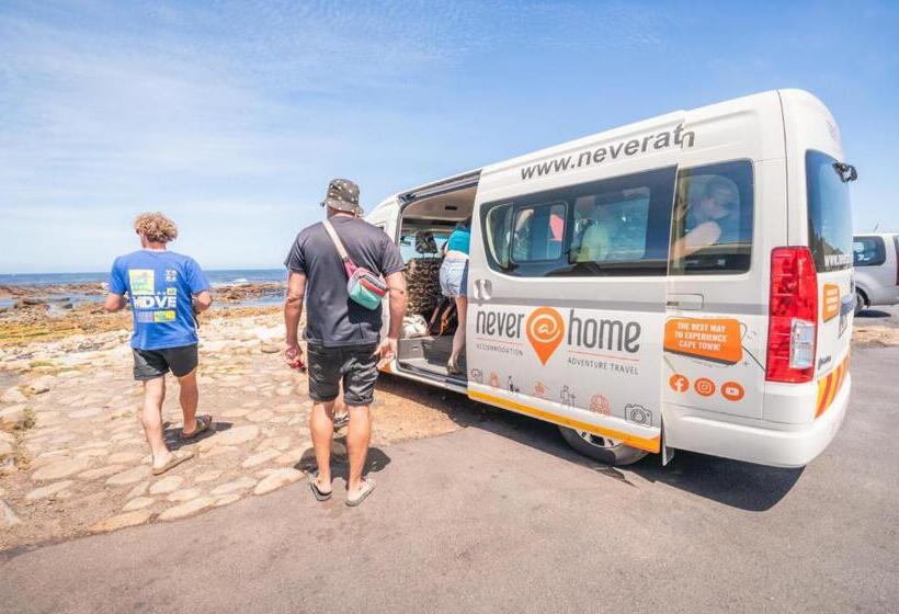 Общежитие Never At Home Kloof Street