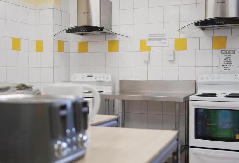 هاستل Silverfern Backpackers