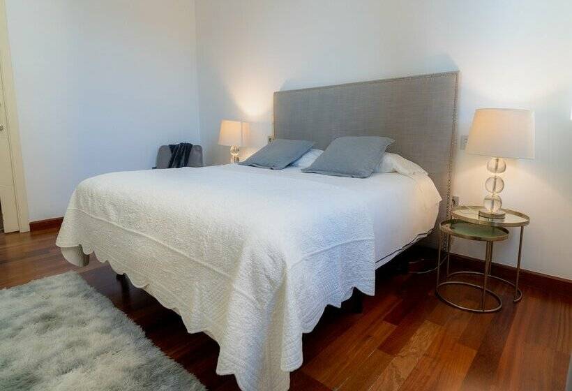 Azz Sevilla Torre de La Plata Apartamentos