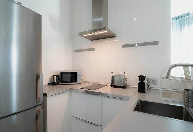 Azz Sevilla Torre de La Plata Apartamentos