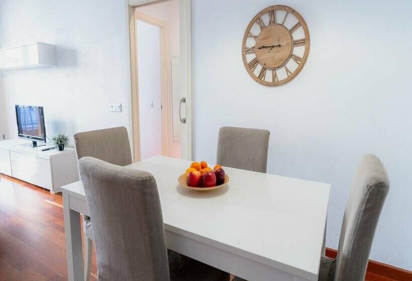 Azz Sevilla Torre de La Plata Apartamentos