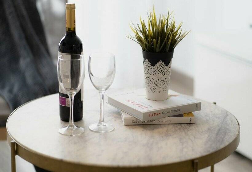 Azz Sevilla Torre de La Plata Apartamentos