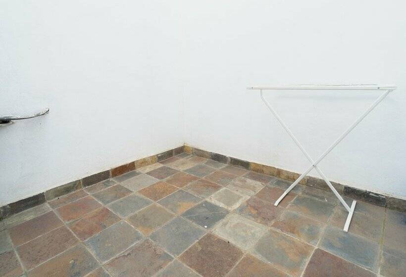 Azz Sevilla Torre de La Plata Apartamentos