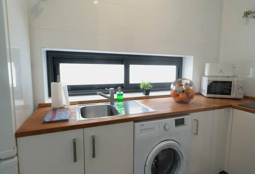 Azz Sevilla Torre de La Plata Apartamentos