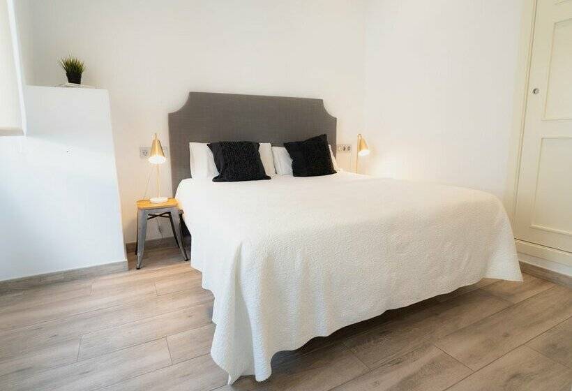 Azz Sevilla Torre de La Plata Apartamentos