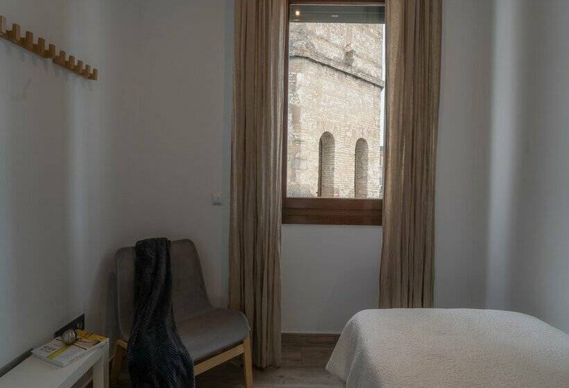 Azz Sevilla Torre de La Plata Apartamentos