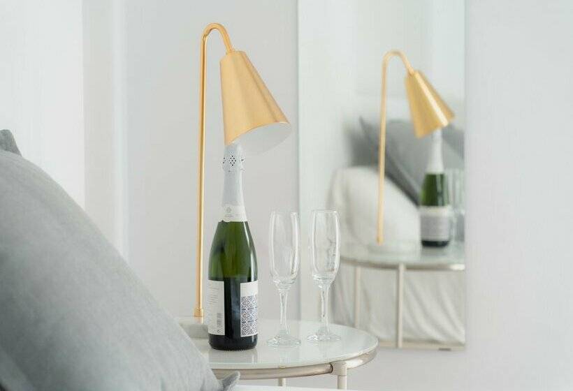 Azz Sevilla Torre de La Plata Apartamentos